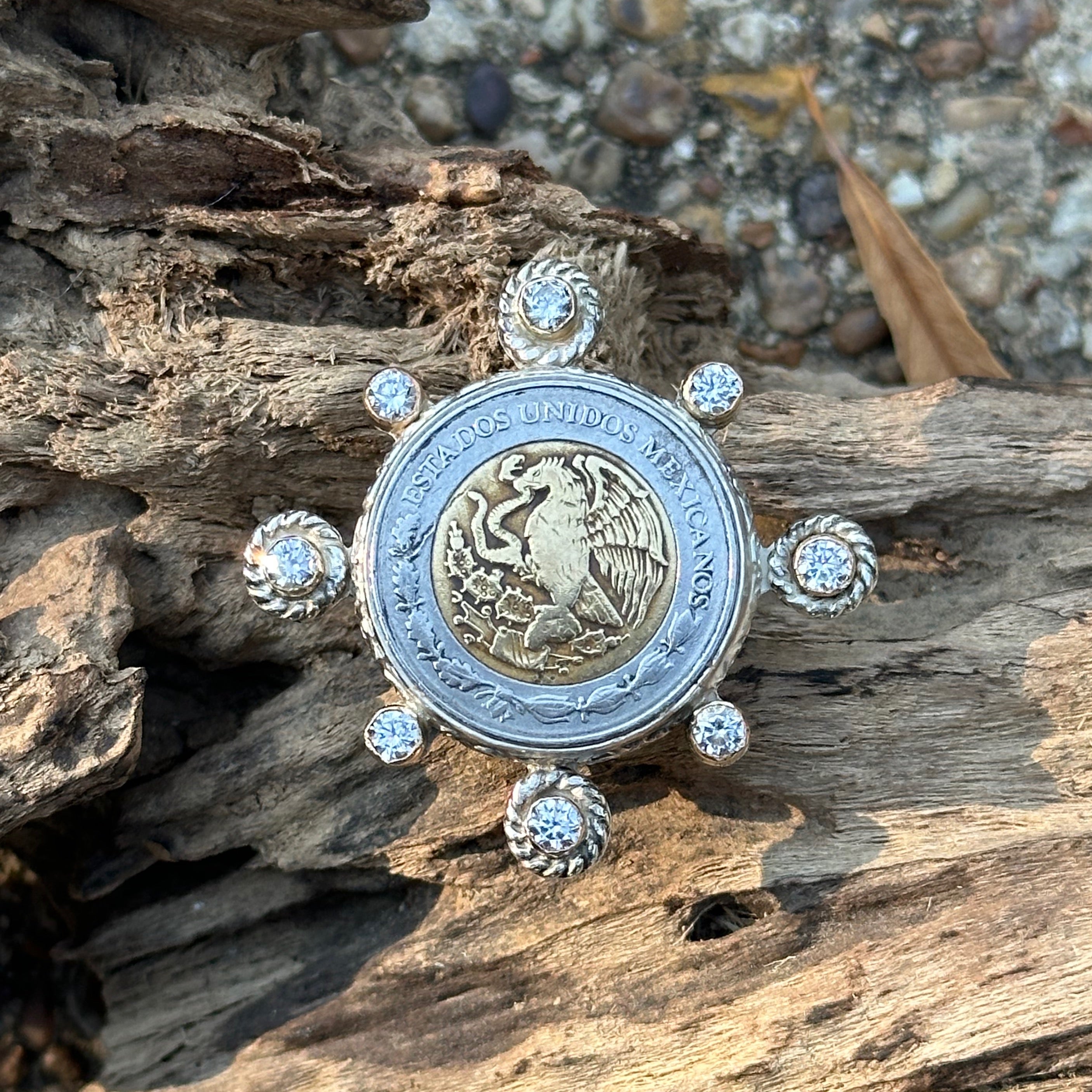 The CanTina Elegante Ring - Main Image