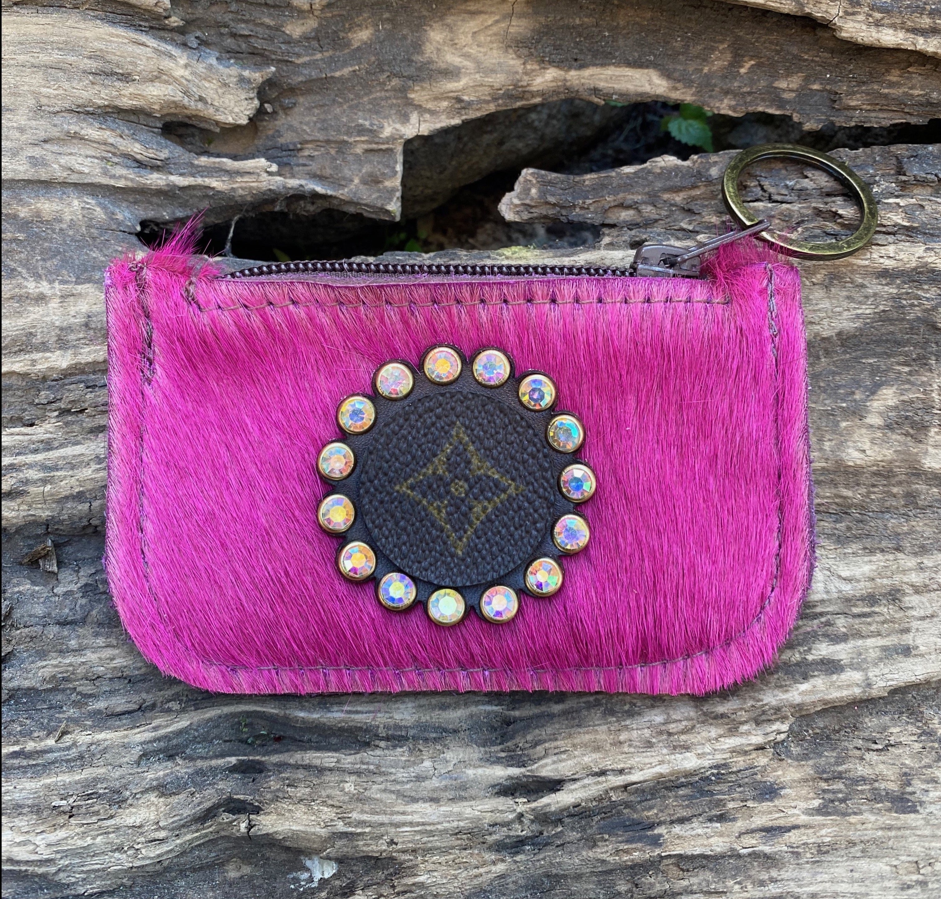 Keep It Gypsy Gold Distressed Leather Keychain Wallet – Beshea Beshea
